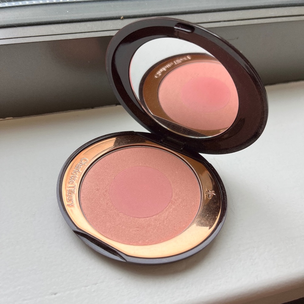Charlotte Tilbury Cheek to Chic Powder Blush (Love Glow)